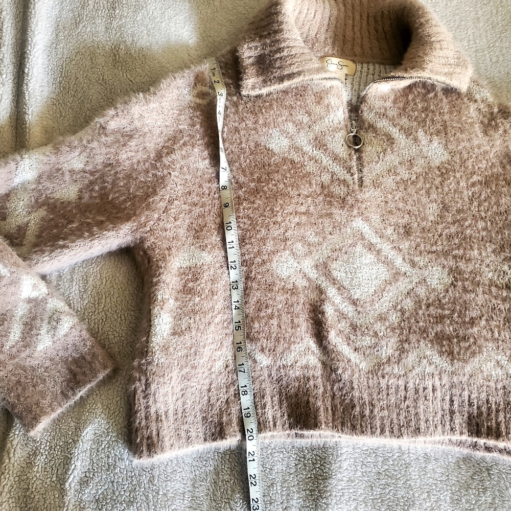 Jessica Simpson Tan Cropped Sweater‎ Aztec Print Comfy Cozy Eyelash Texure - Picture 5 of 6